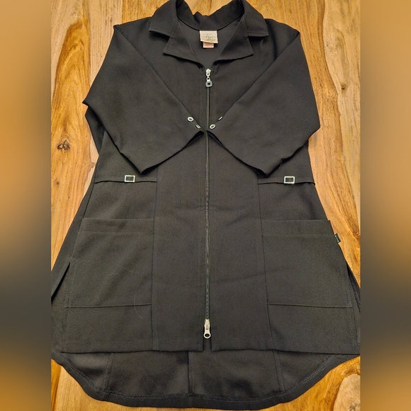 Women uniform - Picture 1 of 4